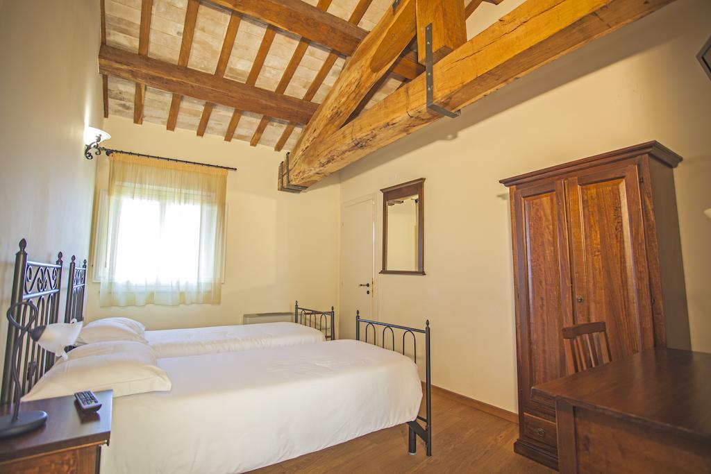 Il Ristoro Del Viandante Hotel Offagna Kamer foto